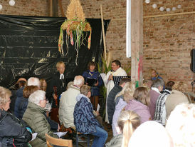 Ökumenischer Familiengottesdienst zum Erntedankfest (Foto: Karl-Franz Thiede)